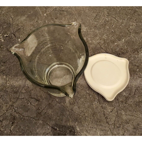 Anchor Hocking 8-Ounce Triple Pour Measuring Cup, Clear, Set of 1 - Picture 6 of 6